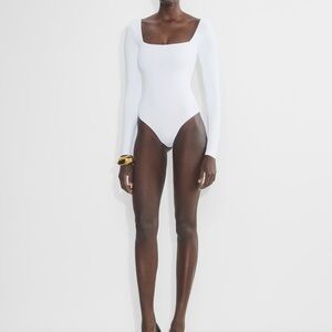 Aritzia Babaton Contour Longsleeve Bodysuit